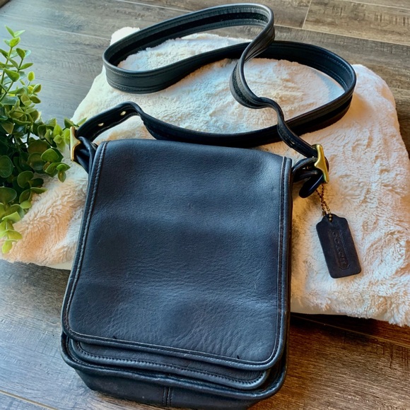 Coach Handbags - Vintage Coach crossbody bag purse